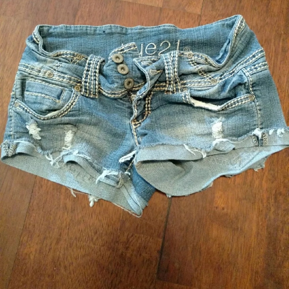 Rue 21 shortie shorts!